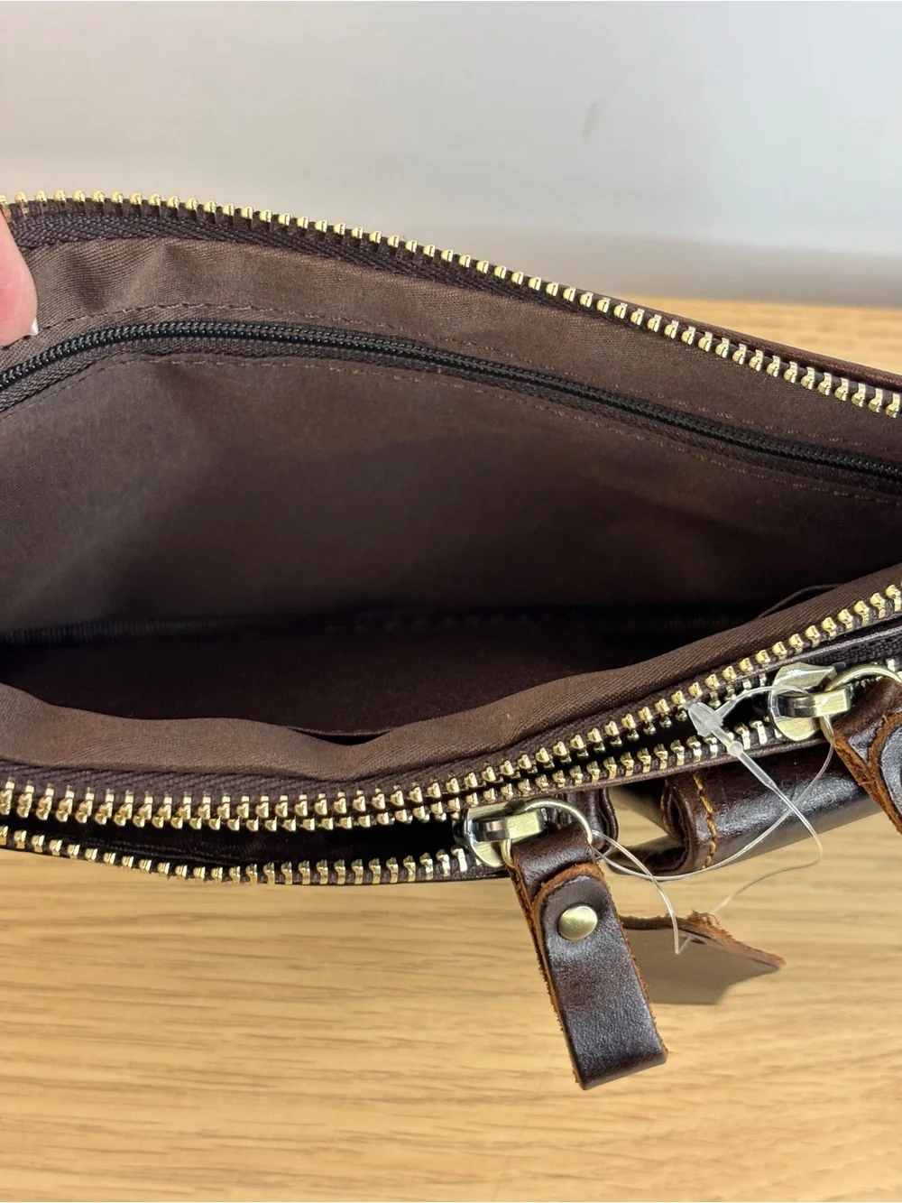 Men's Dark‎ Brown Leather Multi-Pocket Travel Pouch NWOT